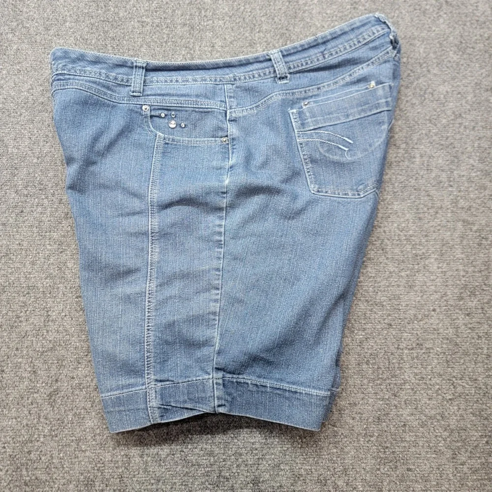 Wak Jeans Kiss Me Women 22W Denim Shorts Medium Wash Rhinestone Stretch Blue